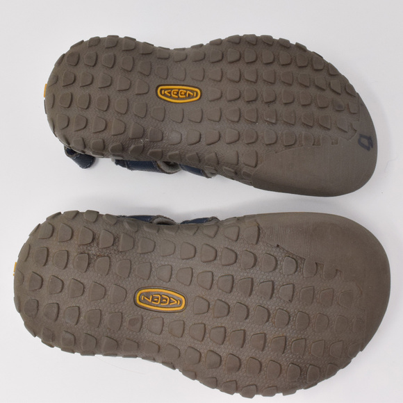 Keen Sandals Little Kid Size 10 Waterproof Hiking Summer Play Beach Fun Travel - Picture 4 of 8
